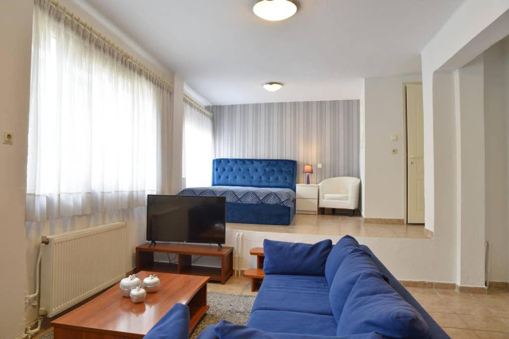 A Modern Bright Studio In The Center Of Kastoria Exterior foto
